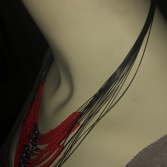 Statement Necklace with black and red small beads - Picture 3 of 10